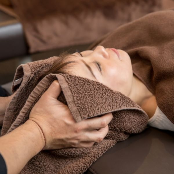 頭のマッサージで頭痛やストレスを解消する癒しサロン